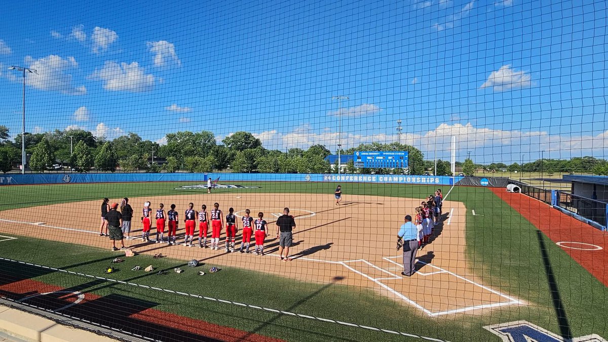 FuryBenson's tweet photo. Huge thank you to Aurora University for allowing us to rent the Softball facility and play a game vs our other 14U Yorkville Fury Team, what a night for the Fury! https://t.co/t7J0rDnThb