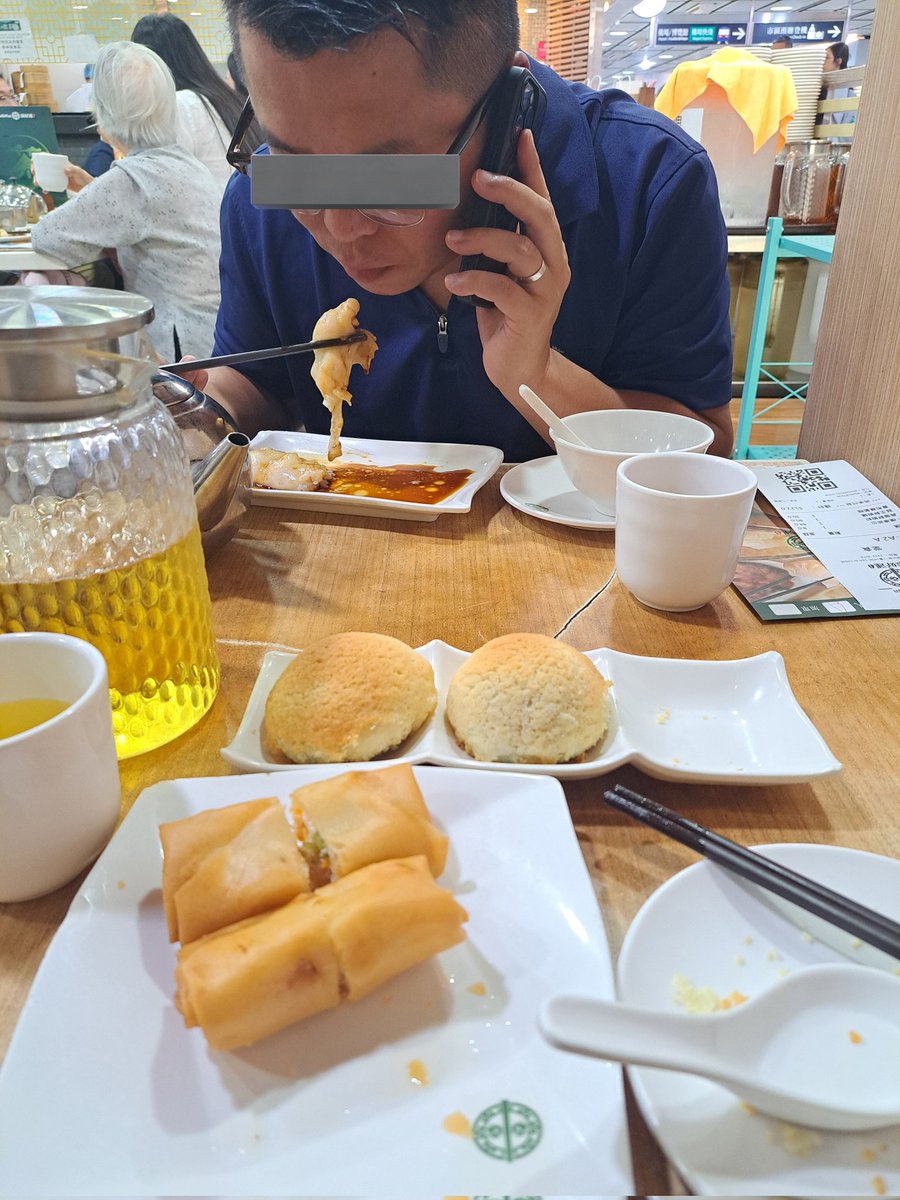 _Lukako's tweet photo. 知らないおじさんと相席になりました。 https://t.co/JM8FeNpfas