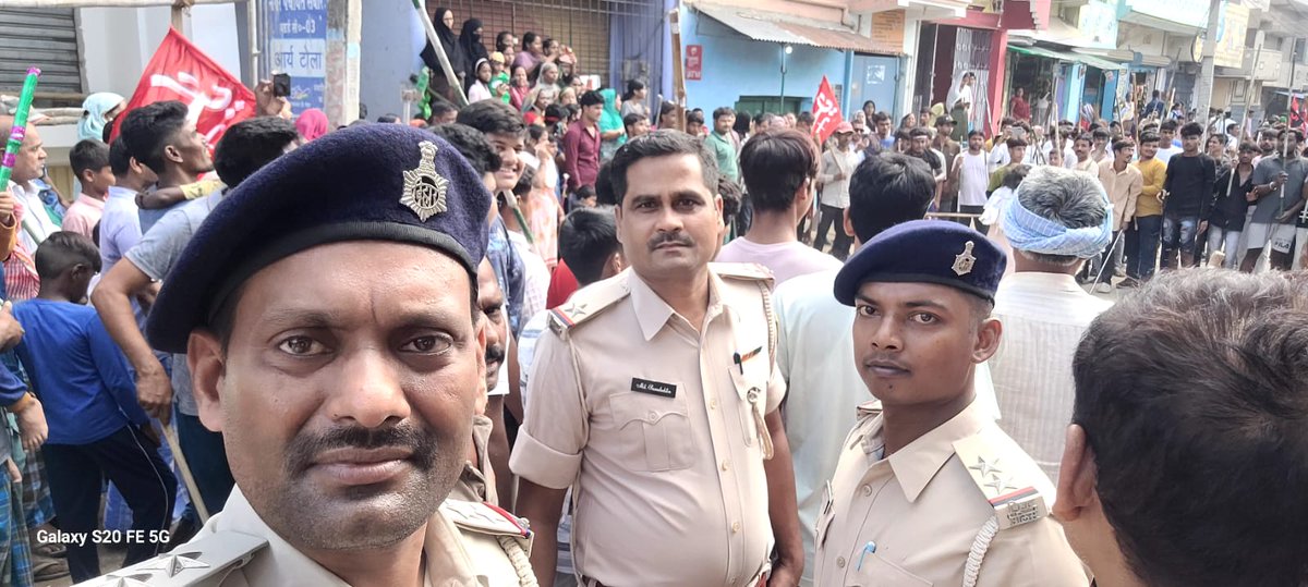 Bhagalpur Police (@policebhagalpur) on Twitter photo рд╡рд░реАрдп рдкреБрд▓рд┐рд╕ рднрд╛рдЧрд▓рдкреБрд░ рдХреЗ рдирд┐рд░реНрджреЗрд╢рд╛рдиреБрд╕рд╛рд░ рдореБрд╣рд░реНрд░рдо рдкрд░реНрд╡ рдХреЛ рд╕реБрд░рдХреНрд╖рд┐рдд рдПрд╡рдВ рд╕реМрд╣рд╛рд░реНрджреНрд░рдкреВрд░реНрдг рдорд╛рд╣реМрд▓ рдореЗрдВ рд╕рдВрдкрдиреНрди рдХрд░рд╛рдиреЗ рд╣реЗрддреБ рд╕рдХреНрд░рд┐рдп рдФрд░ рдореБрд╕реНрддреИрдж рднрд╛рдЧрд▓рдкреБрд░ рдкреБрд▓рд┐рд╕....
<a href="/bihar_police/">Bihar Police</a>
#BhagalpurPolice
#HainTaiyarHum
#bhagalpur
#BiharPolice
#muharram рд╡рд░реАрдп рдкреБрд▓рд┐рд╕ рднрд╛рдЧрд▓рдкреБрд░ рдХреЗ рдирд┐рд░реНрджреЗрд╢рд╛рдиреБрд╕рд╛рд░ рдореБрд╣рд░реНрд░рдо рдкрд░реНрд╡ рдХреЛ рд╕реБрд░рдХреНрд╖рд┐рдд рдПрд╡рдВ рд╕реМрд╣рд╛рд░реНрджреНрд░рдкреВрд░реНрдг рдорд╛рд╣реМрд▓ рдореЗрдВ рд╕рдВрдкрдиреНрди рдХрд░рд╛рдиреЗ рд╣реЗрддреБ рд╕рдХреНрд░рд┐рдп рдФрд░ рдореБрд╕реНрддреИрдж рднрд╛рдЧрд▓рдкреБрд░ рдкреБрд▓рд┐рд╕....
<a href="/bihar_police/">Bihar Police</a>
#BhagalpurPolice
#HainTaiyarHum
#bhagalpur
#BiharPolice
#muharram