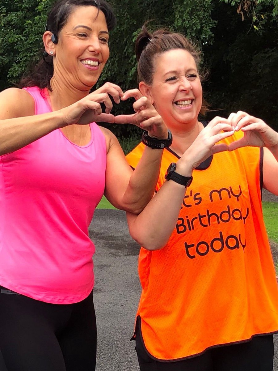 Hands up 🙌 who’s coming to parkrun tomorrow? 
👍 if you’re taking part
🧡 big love for all our volunteers 
🗺️ tourists where you from or heading to
👏 those coming for their first time, welcome at 08:50 on the crossroads 
🎈celebration milestones shout outs, see the RD 🤗