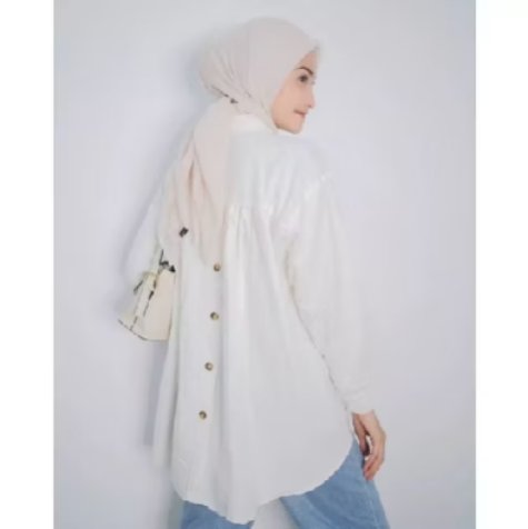 fortuityse's tweet photo. Kemeja modelnya simple, tapi ada detail belakang yang nggak biasa.
Enak dipakai, gampang dipaduin, dan tetap keliatan keren 🤍
#OOTD #StyleSantai #ModestLook

link https://t.co/dmiMcL2OkA https://t.co/l3VLizXDt6