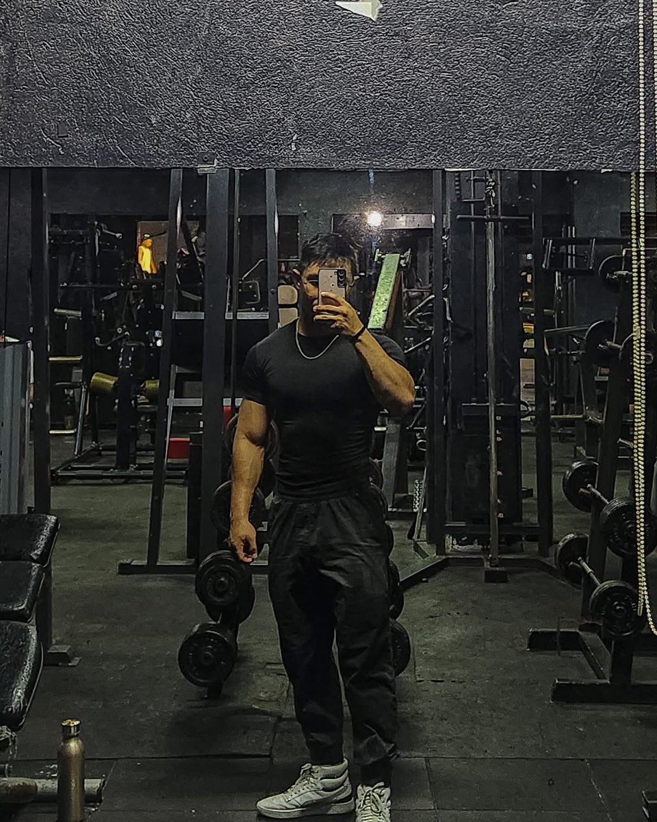 esyncx's tweet image. Sinong pwedeng ka-date bukas? 🫣

*29
*5'9
*Capricorn ♑️ 
*Marikina/Cavite
*VA/Coach
*VT
*UD
*Moreno

- sa mga pozgc jan, pasali naman. 🙂