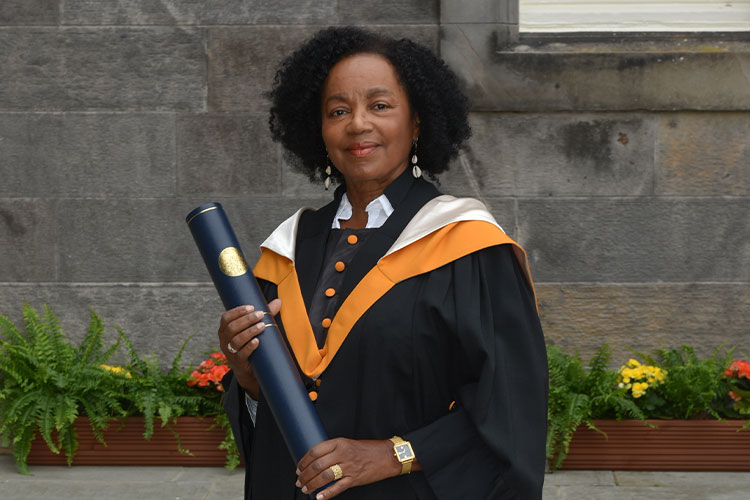 Guadeloupean writer Gisèle Pineau was awarded an honorary doctorate at Tuesday graduation cermeny. Our Dr David Evans gave the laureation. You can read the laureation address here:  graduation.wp.st-andrews.ac.uk/2025/laureatio…