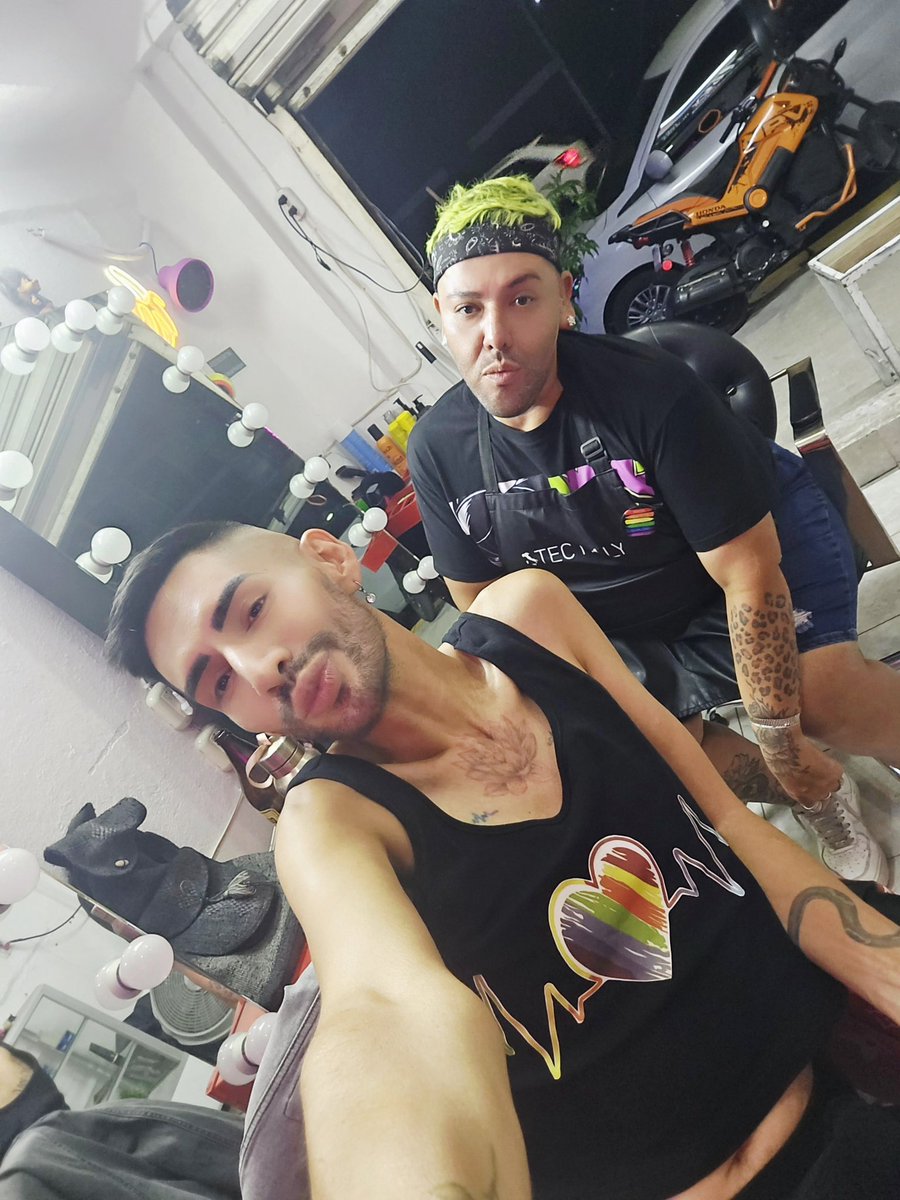 DramaQueenRemix's tweet photo. De visita con el chacalerio di 😂 se me hizo fácil la #CopaLigera con estos preciosos di! #Liosa #Leo #Buba #Mike #Papucho 🖤 https://t.co/1Q9uPacyU1
