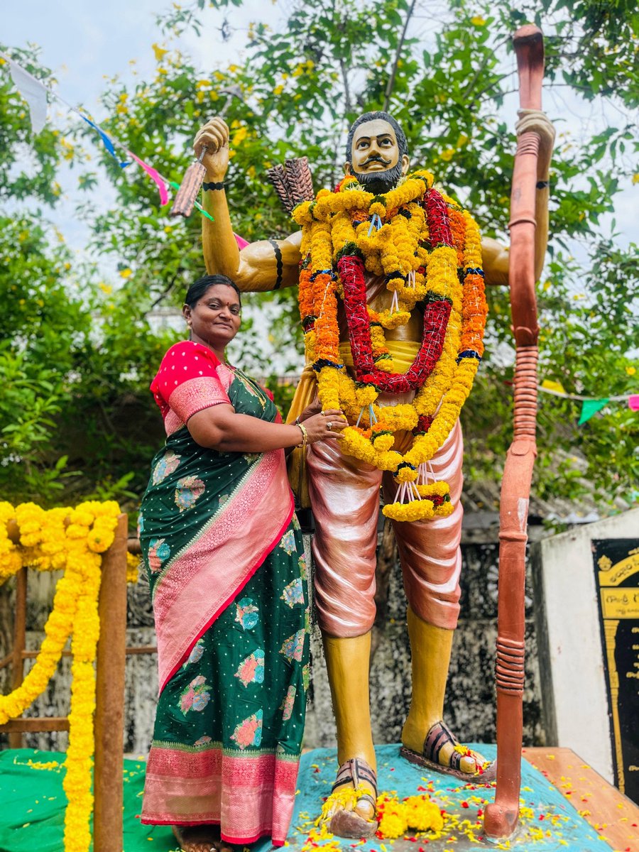 jspanuradha's tweet photo. మన్యం వీరుడు,విప్లవ జ్యోతిని రగిల్చిన తెలుగు యోధుడు శ్రీ అల్లూరి సీతారామరాజు గారి జయంతి సందర్భంగా ఘన నివాళులు.

పోతిన అనురాధ 
జనసేన పార్టీ

@DrSandeepJSP @JanaSenaParty 

#AlluriSitaramaRajuJayanti #AlluriSitaRamaRaju https://t.co/sSnCoUoKjJ