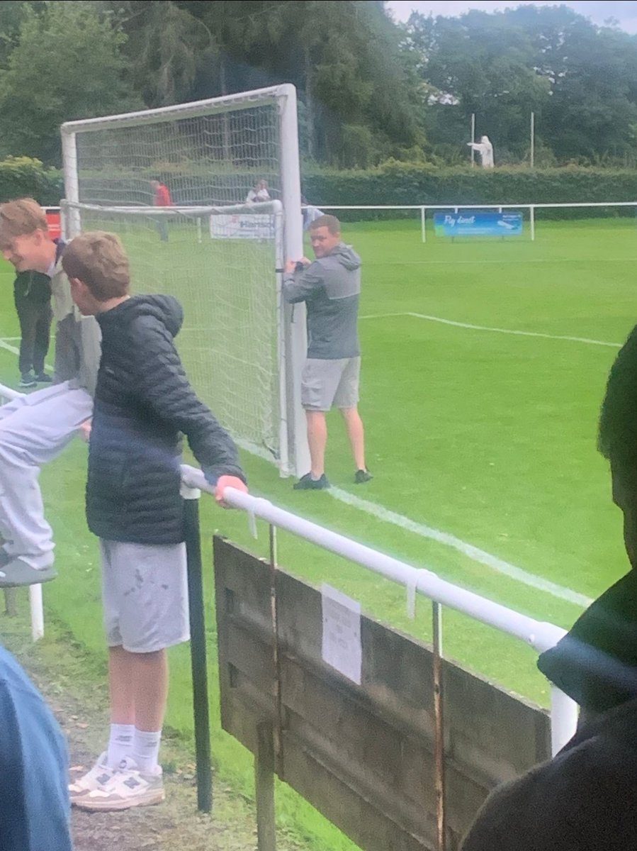 Hurst Green FC ⚫️⚪️🦅 tweet media