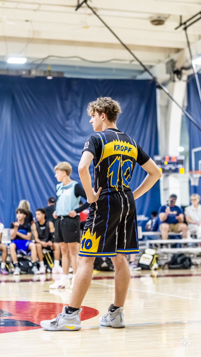 Blessed and ready to play <a href="/OKFadeawayhoops/">Oklahoma Fadeaway Hoops</a>  summer showdown this weekend.  Another opportunity to grow in my game.