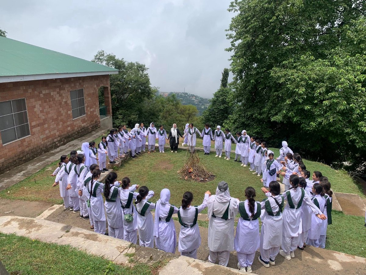 Amara0o0's tweet photo. Girl Guides Camp at Ghora Gali Brewery in Murree. The national initiative launched by the Pakistan Girls Guide Association in collaboration with UNICEF empowers girls across the four badge areas of leadership, health, climate advocacy, and emotional well-being.@UNICEF_Pakistan https://t.co/6rcPd8Etq7