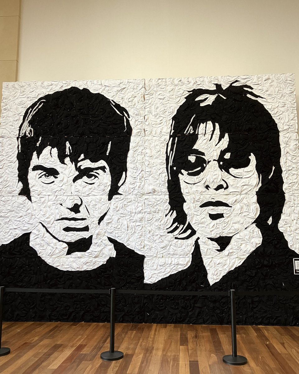 oasis Fan Package BOX 復活初日カーディフ7/4 再結成ツアー初日、7/4