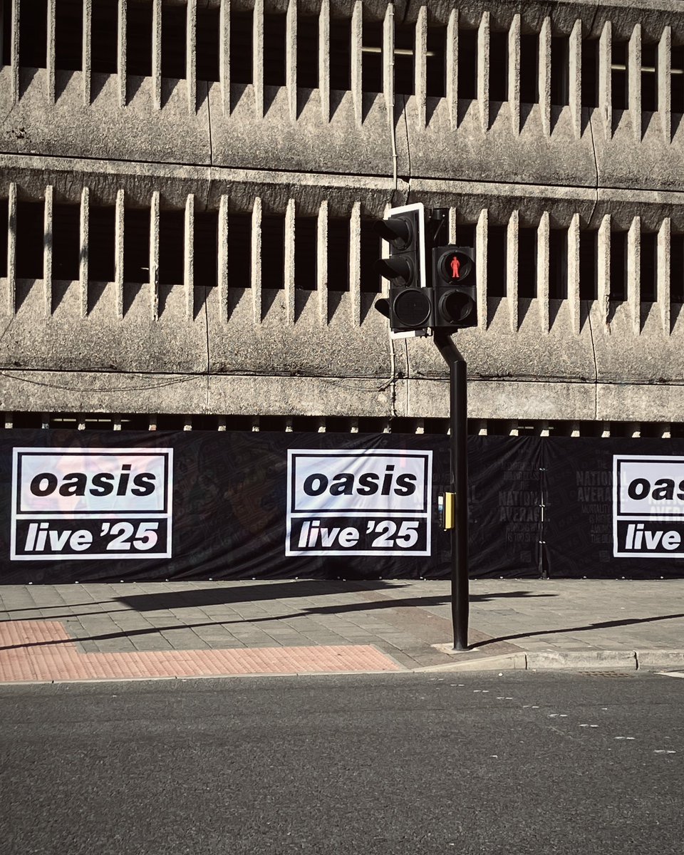 oasis Fan Package BOX 復活初日カーディフ7/4 再結成ツアー初日、7/4