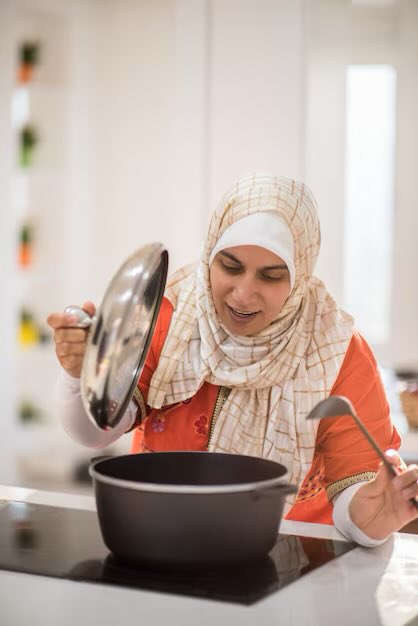 Rassismus ist, wenn Woke-Linke sie "aus Gründen" nicht als "Tradwife" ansehen, weil das "ihre Kultur" ist.