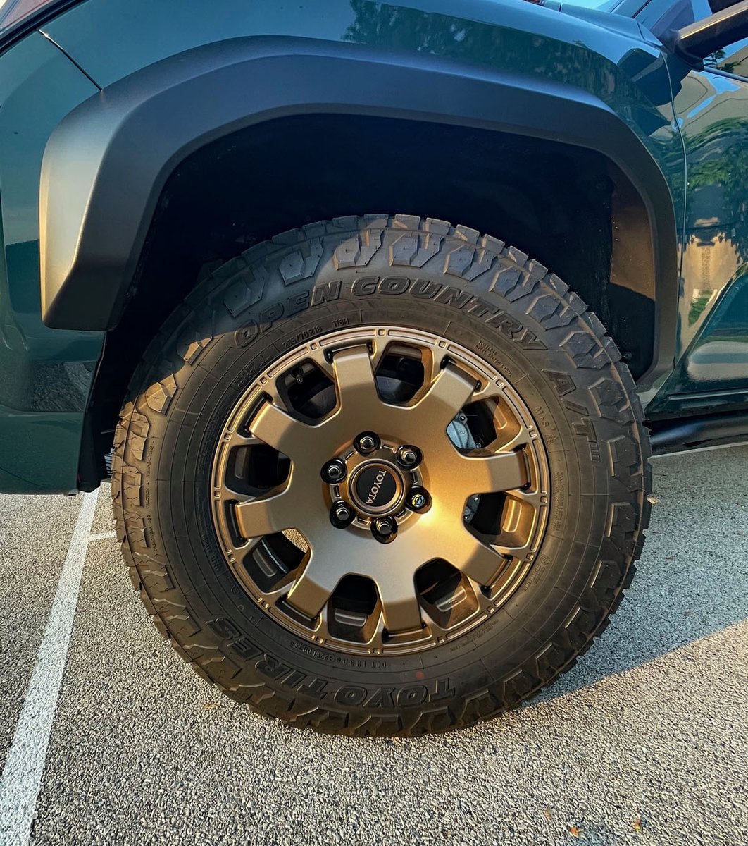 Car_Guy_Tom's tweet photo. 2025 Toyota 4Runner Trailhunter in Everest. TOYOTA #Toyota #4Runner #Trailhunter #CarPics #CarPix https://t.co/jDItzroZ93