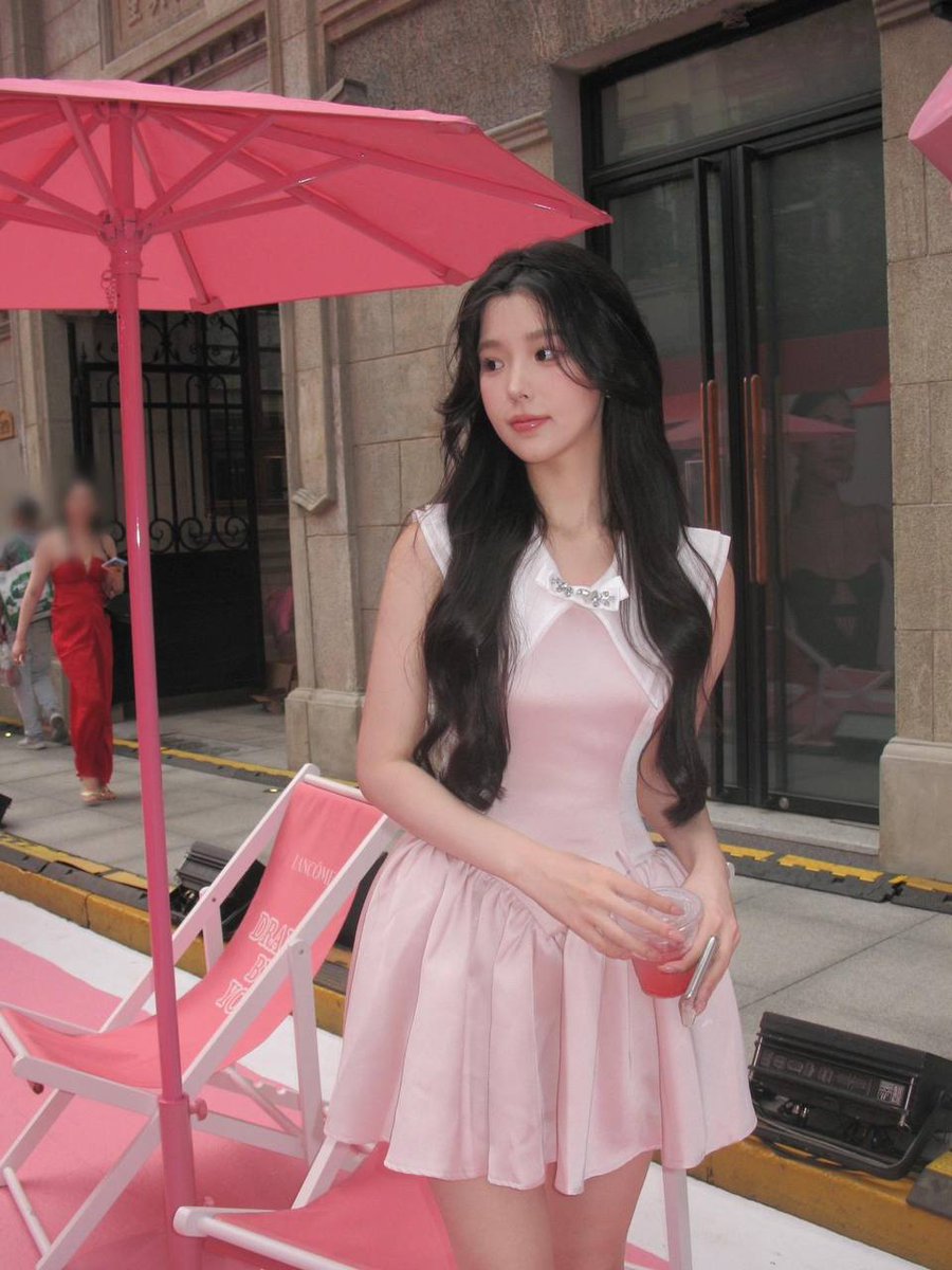 cuvborep's tweet photo. #天津✨ 173cm·留学系甜欲模特 🎓

🌸 全球审美配置
▫️ C+蜜桃胸💎｜47inch逆天腿
▫️ 🥛 雪煮牛奶肌自带高光
▫️ 行走的纯欲风教科书

🌍 国际派认证
✈️ 海归精英气质
🍭 中英撒娇自由切换

📸 视觉暴击
👗 穿吊带有初恋战栗感
✨ 生图能打·live图更杀 https://t.co/Zo7hKBWBpD