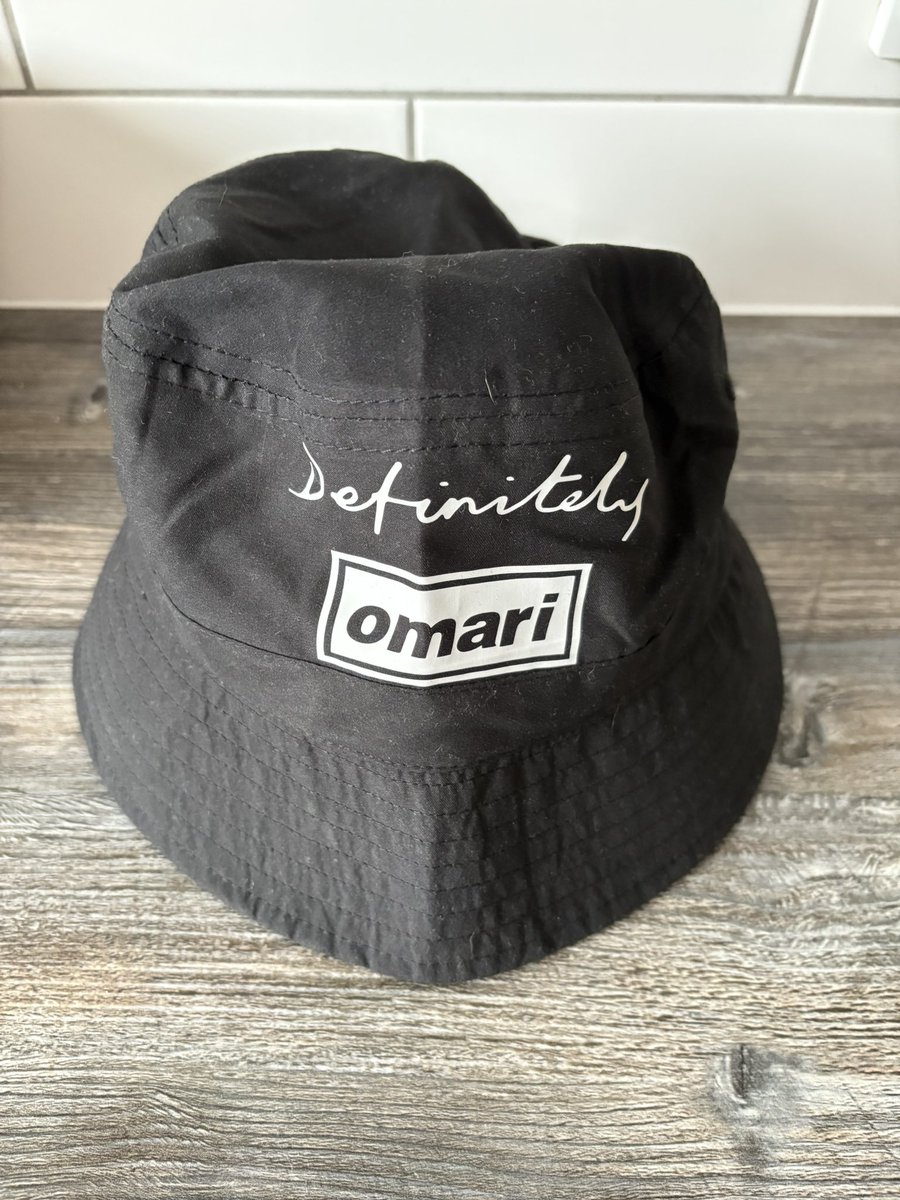 Today’s the day that the nations biggest sing-a-long since school assembly happens, feels appropriate to wear this <a href="/luxetrobur/">Brad</a> #Oasis #Oasis25 #SWA #TRFC