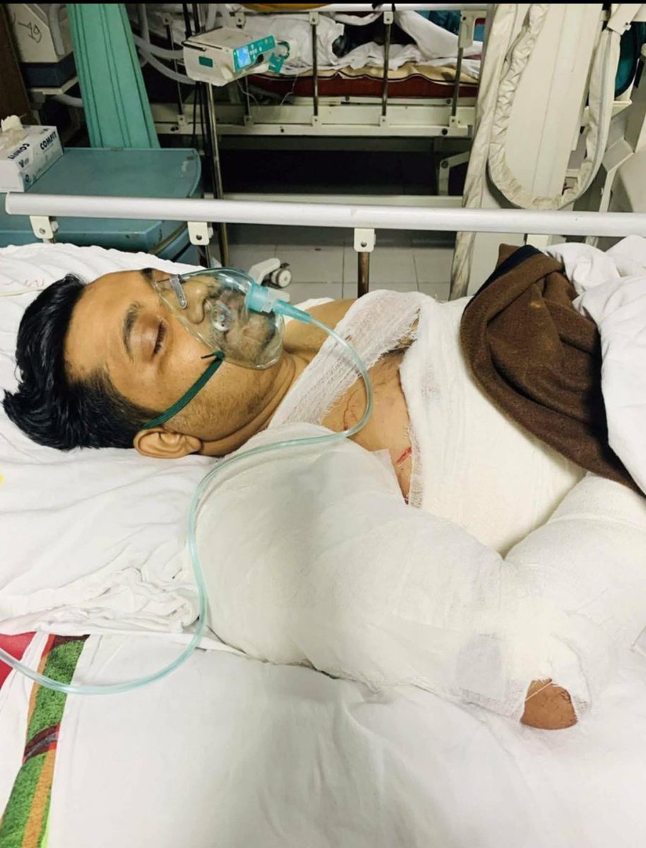 pakistan_untold's tweet photo. Bangladeshi Hindu businessman Sanjijit Mondal brutally attacked by Islamists.

His only crime? Running a business without reciting the Kalma in Islamic Bangladesh. 

PC: @VHindus71 https://t.co/R9T4bhA1Qs