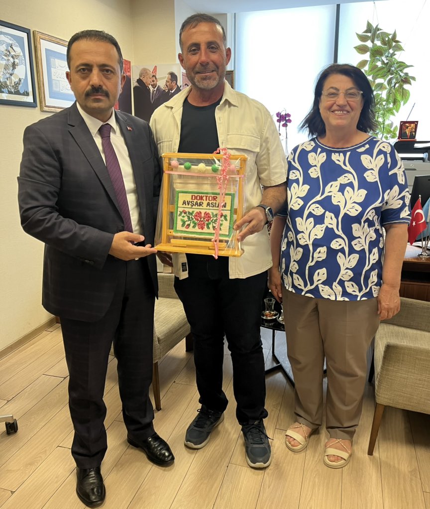 Güller diyarı Isparta’da yaşayan hemşehrimiz Sn Yavuz Çetiner ve Ankara SGK Başkanlığında görev yapan kardeşi Sn Lale Çetiner hanımefendilerin nazik ziyaretlerinden dolayı teşekkür ederim.🌹Yavuz beyin Ameliyatını gerçekleştiren Ankara Üniversitesi İbni Sina Hastanesi Beyin ve