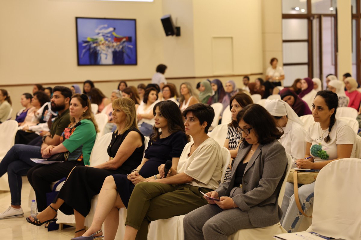 Une journée d’échanges sur l’innovation, la pratique avancée et l’éthique en soins infirmiers. Le symposium a réuni la communauté soignante autour des enjeux d’aujourd’hui et de demain.

En savoir plus 🔗 ua.edu.lb/fr/actualites/…

#uAntonine #uA_Nursing