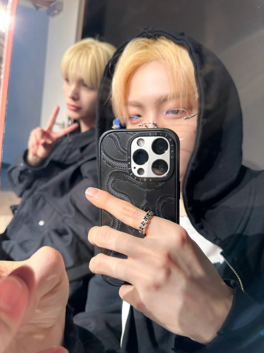 0110updates's tweet photo. 💎📷🐱 250704 https://t.co/z9Zjow1xlY