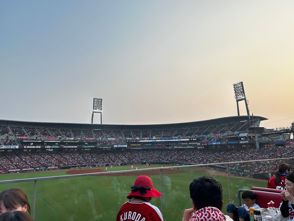 ７月３日に顧問先様とカープ観戦をご一緒させていただきました。
試合結果としては負けてしまいましたが、応援の一体感や美味しいごはん等々とても楽しかったです！
次回はカープが勝つ試合を見れたらいいなと思います！