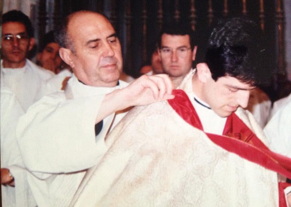 Joseanfdz's tweet photo. Se queda corta la vida para dar gracias a Dios por el don del ministerio sacerdotal recibido hace 33 años. Da gracias a Dios conmigo y eleva, aunque sea breve, una oración por mi, para que viva con fidelidad y entrega apasionada este ministerio. https://t.co/DNuzPNtypN