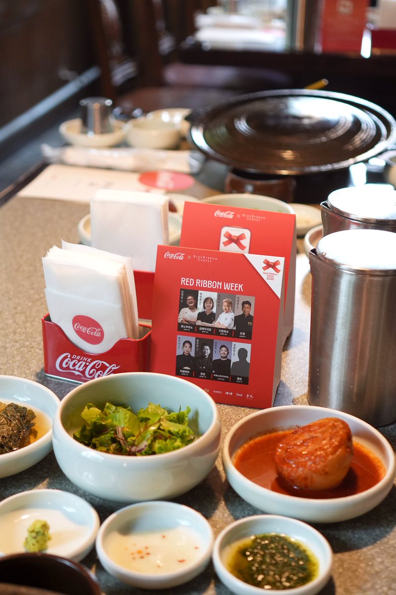 brsurvey's tweet image. [레드리본 위크 현장스케치] 08. 몽탄
코카-콜라와 함께 즐거운 미식 경험을 할 수 있는 특별한 미식 행사인 레드리본 위크의 마지막 행사가 7월 3일 목요일 점심과 저녁, &amp;lt;몽탄&amp;gt;에서 열렸습니다. 이 날의 분위기를 블루리본이 전달드립니다. 
bluer.co.kr/magazine/540