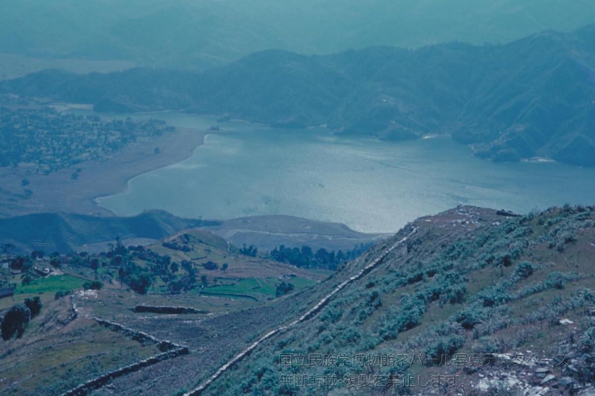 ऐतिहासिक फेवातालको तस्बिर, वास्तविक बैदामे पोखरी यती हो ।