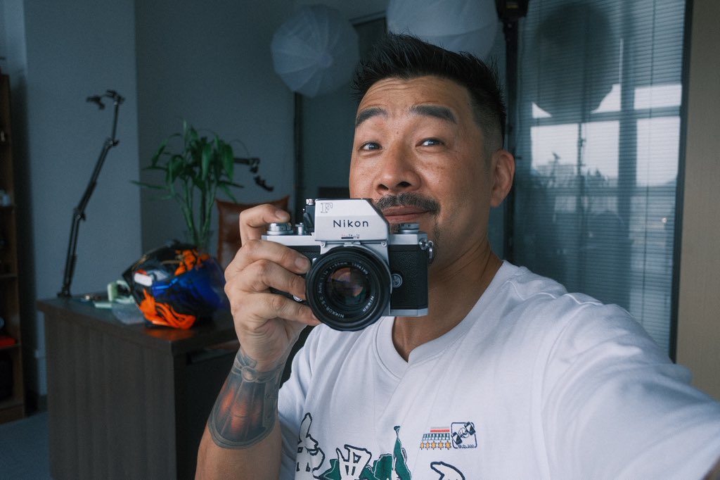 家里有钉子要敲吗，我试试手里的锤子[奸笑]