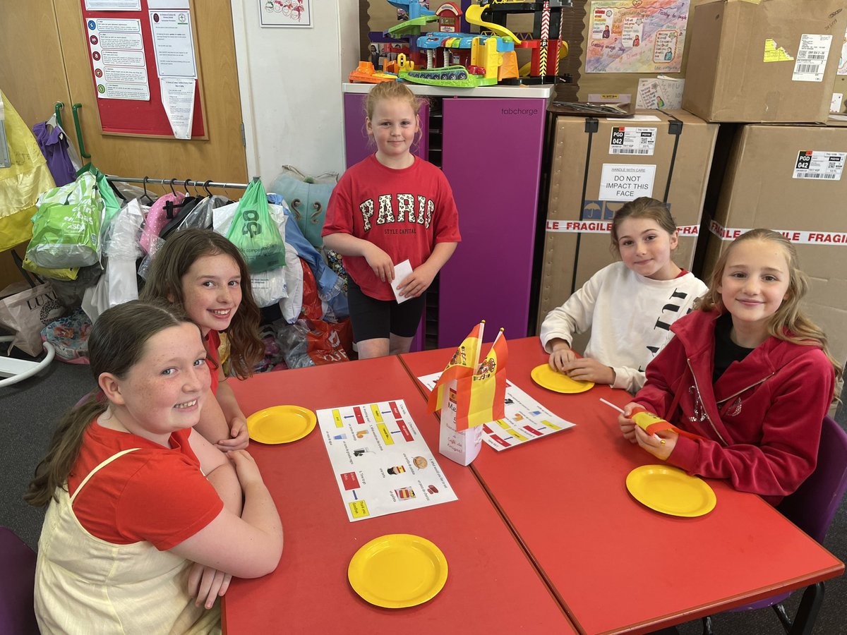 StTheresePri's tweet photo. Huge congratulations to our amazing Year 4s who waited on tables all day at the Spanish Café! 🇪🇸👏 Their hard work, confidence, and fantastic Spanish made the experience unforgettable. ¡Muy bien, todos! 🥔🍰🍊 #SpanishCafe #Year4Stars #LanguageInAction https://t.co/BX56UQOBQO