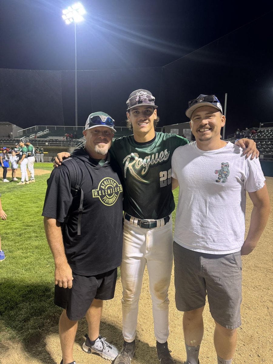CoachTWOsborne's tweet image. Player of game again. 2 for 4 with 2 doubles & a former player of mine who @Troy_Osborne29 was the bat boy for in attendance! #leaveitbetterthanyoufoundit