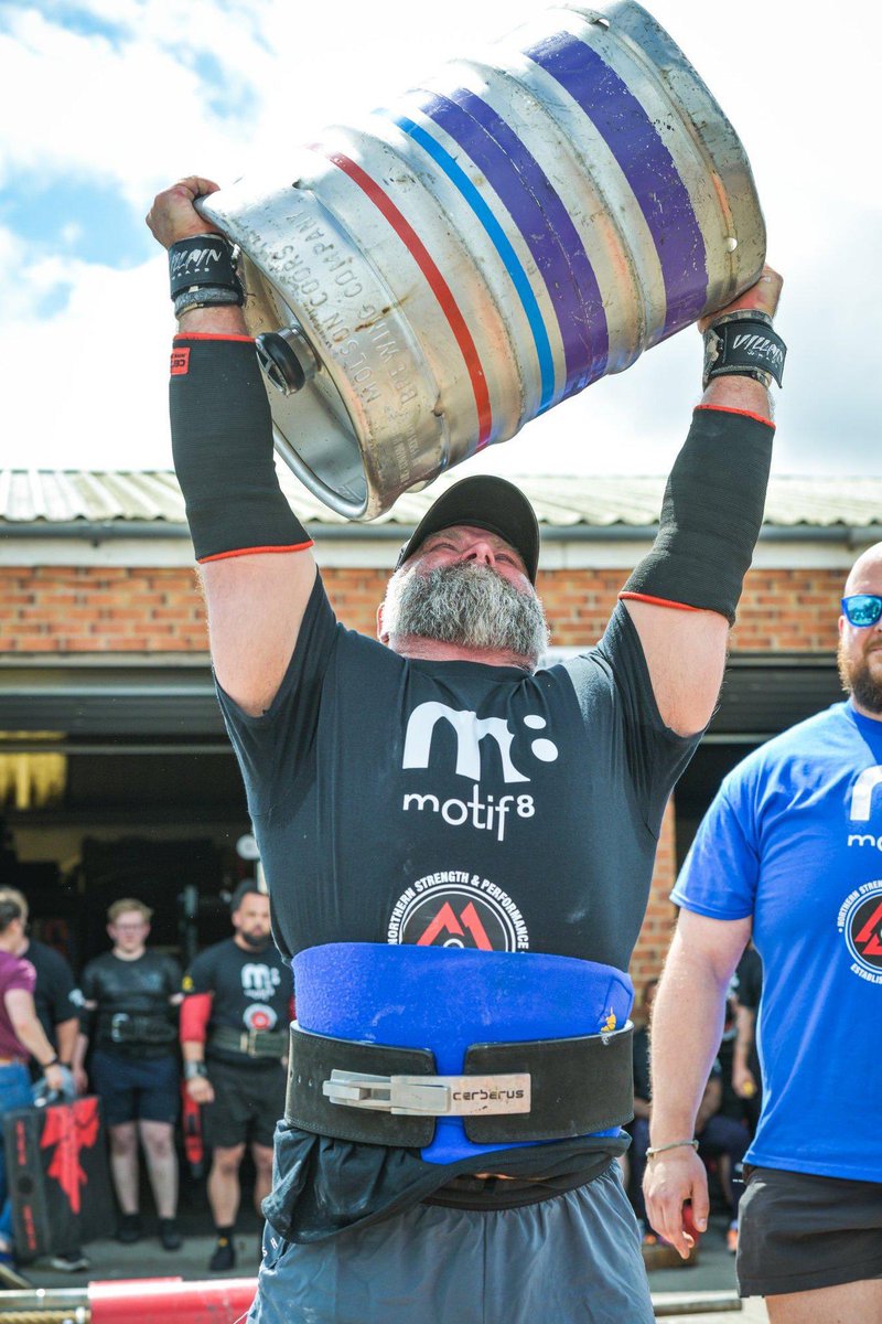 HMS_Pegasus's tweet image. Former @RoyalNavy member, @RNReserve Lieutenant Commander Mark βBobβ Santrian of @HMS_Pegasus proved his mettle at Britainβs Strongest Police Officer πͺ
Bob placed 4th overall in a stacked elite field tackling a 340kg deadlift and brutal event medley ποΈββοΈ
#NAVYfit
@ASPolice