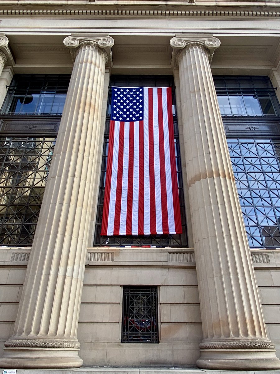 MurphyNiallGLA's tweet image. #MomentsOfBeauty in #Glasgow: As it’s the #4thofJuly cast your mind back four years ago when Glasgow’s St Vincent Street was decked out as an American ticker tape parade for filming ‘Indiana Jones and the Dial of Destiny’. It was a remarkably effective transformation 👀👇🇺🇸🥰👍!