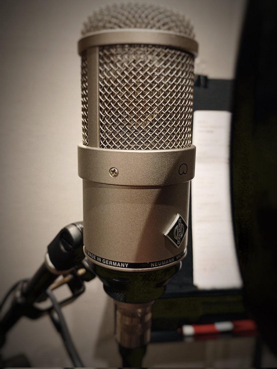 nashssnakepit's tweet photo. 真空管ってよく分からないけどテンション上がるね笑
#NEUMANN #M147 #MONOLITHICSTUDIO https://t.co/5JEylYcHo4