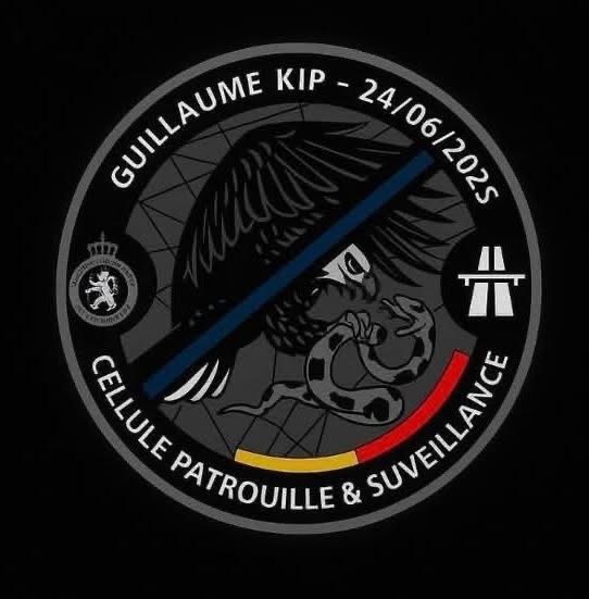 Inspecteurdusud's tweet photo. Une minute de silence ce jour à 10.00hr en mémoire de Guillaume pour son enterrement. 
Ne sachant pas être présent dans la haie d’honneur auprès de nos frères d’armes, je suis venu te voir hier à la mortuaire. Dur et difficile moment. Ta famille est forte, sois en fière la haut🕊️ https://t.co/gPmfRj44Zh