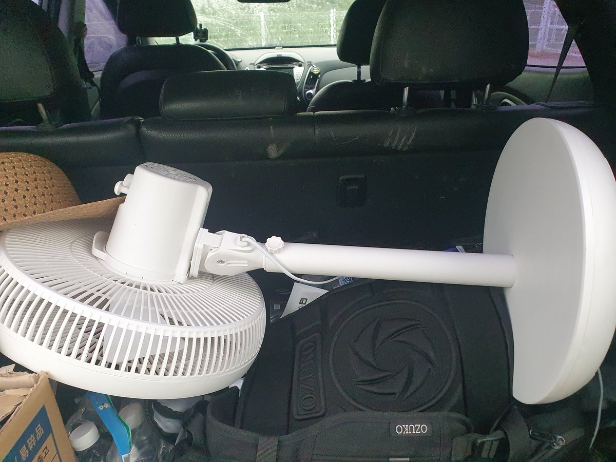 어제
선풍기는 뭐냐고하셔서
행여나 휴게실 더울 수 있으니까요

코스어분들의 휴게실이 더워?
->
더움->불쾌->화장 깨짐->화장 보수
안돼!!