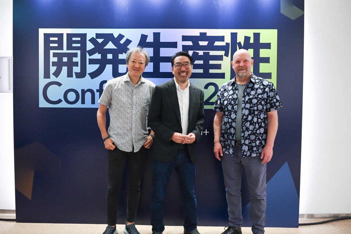dpe_findy's tweet photo. Kent Beck氏 x Gene Kim氏 x パナソニックコネクトCTO榊原氏📸✨️
昨日 #開発生産性con_findy スピンオフイベントでは、Gene Kim氏の書籍の日本語監修を務められた榊原氏とGene Kim氏の対談がありました。ありがとうございました！
本日は御三方揃ってイベントを楽しんで頂きました😊 https://t.co/Tu75KgG52B