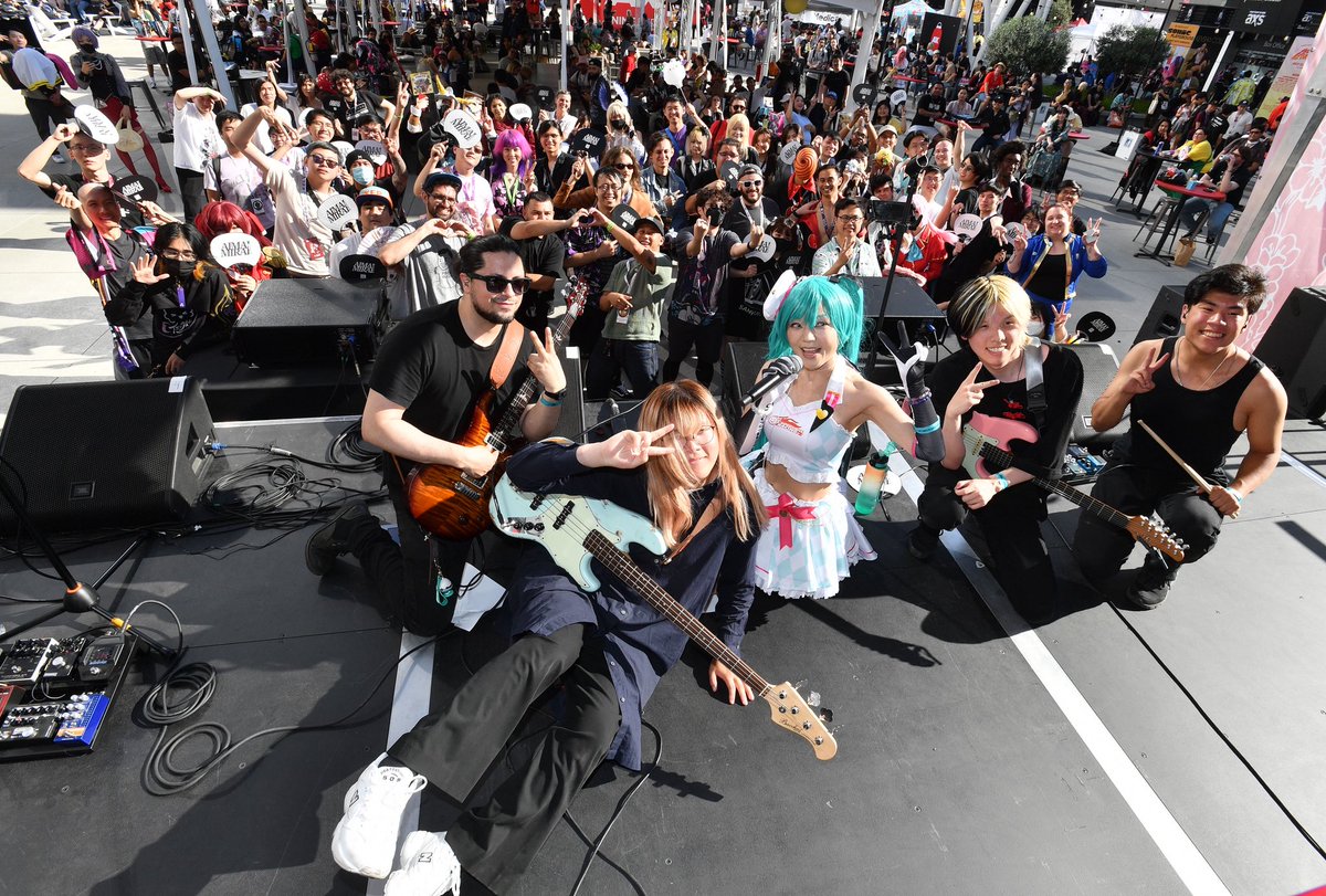 LALIVE's tweet image. That’s a wrap on day 1️⃣ of @AnimeExpo at L.A. LIVE! Feeling the incredible energy of the anime community at #AX2025 and we can’t wait to see what these next few days has in store! 🤩