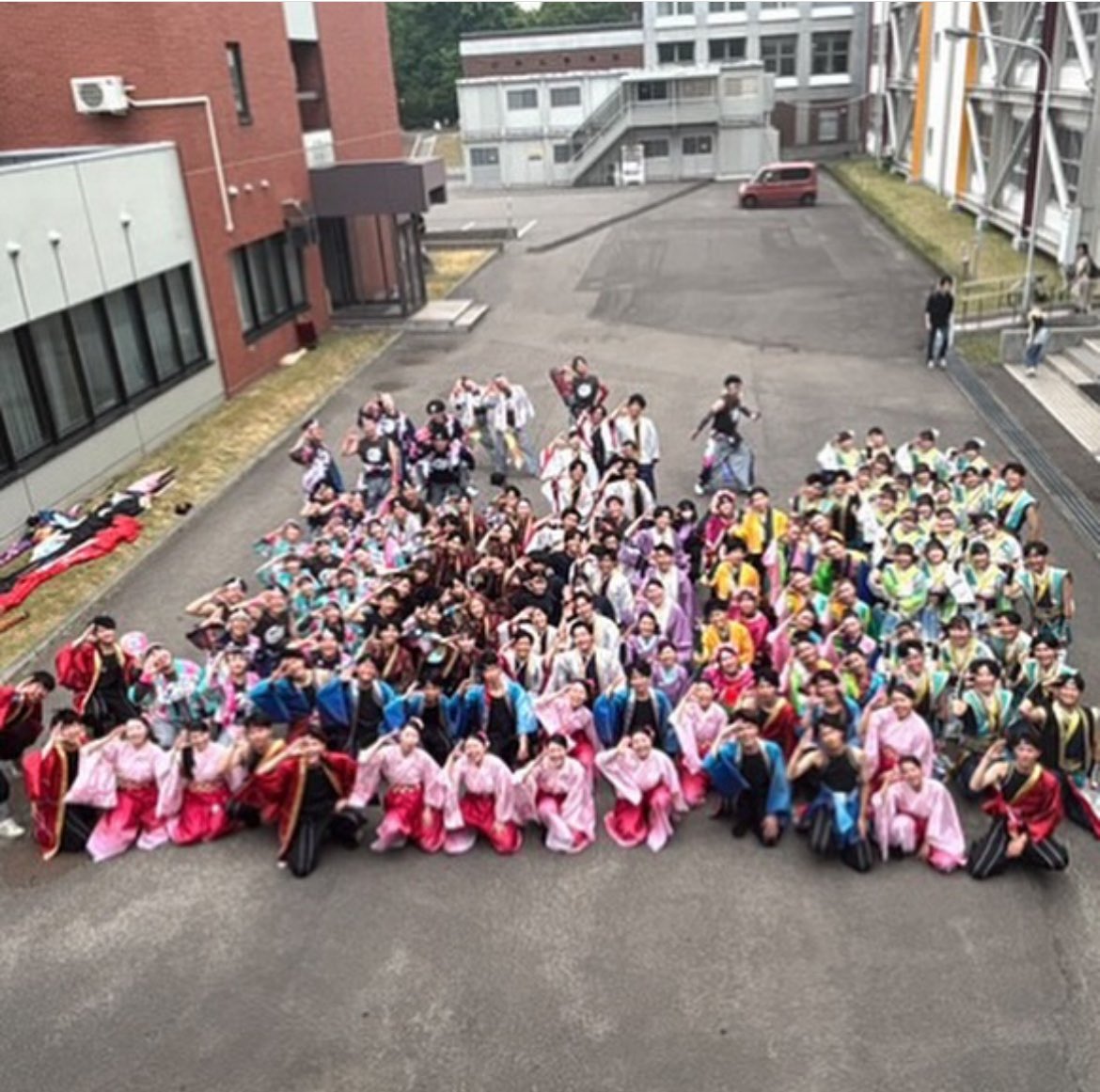ConsaFreak's tweet photo. 【演舞報告】
6月21日(土)、札幌大学の学祭「玄天祭」にて演舞いたしました！
今回は、「みなさん一緒にLafete」のかけ声を私たちも演舞中にさせていただきました🫡✨
札幌大学の皆さま、ご覧になってくださった皆さま、ありがとうございました！！ https://t.co/epJ83ZtTcq