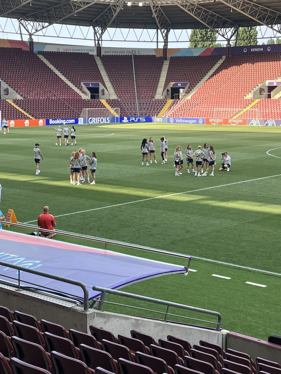 Så er det dagen for de danske fodboldkvinders første EM-kamp 😀
Det er mod Sverige, der er i Genève - og det er i Liga på P4, hvor vi sender kampen fra kl 18 🇩🇰