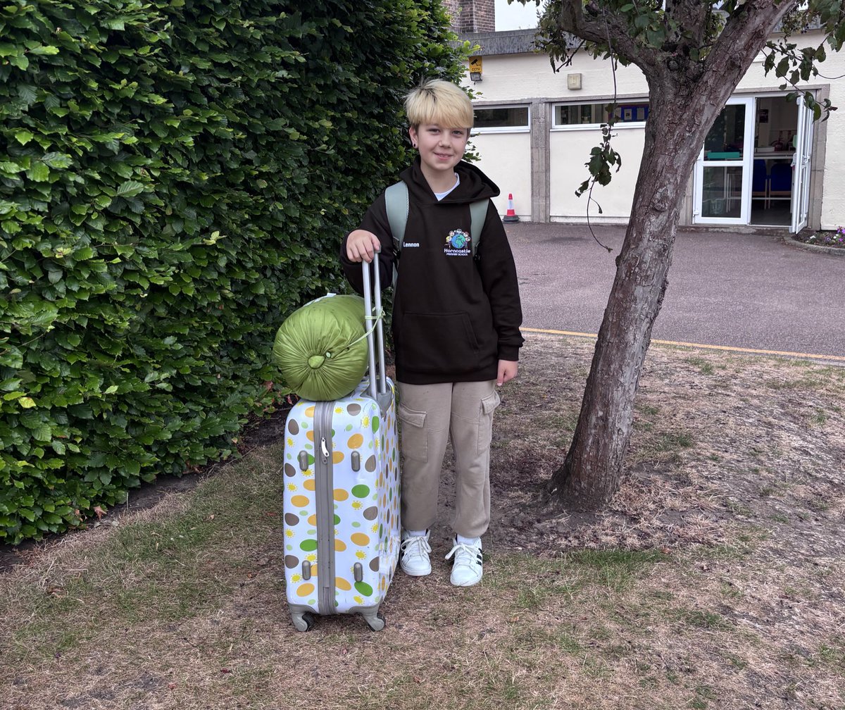 MichelleDenove1's tweet photo. First day at school to PGL yr6 @HorncastlePri https://t.co/cinXhIdQX8