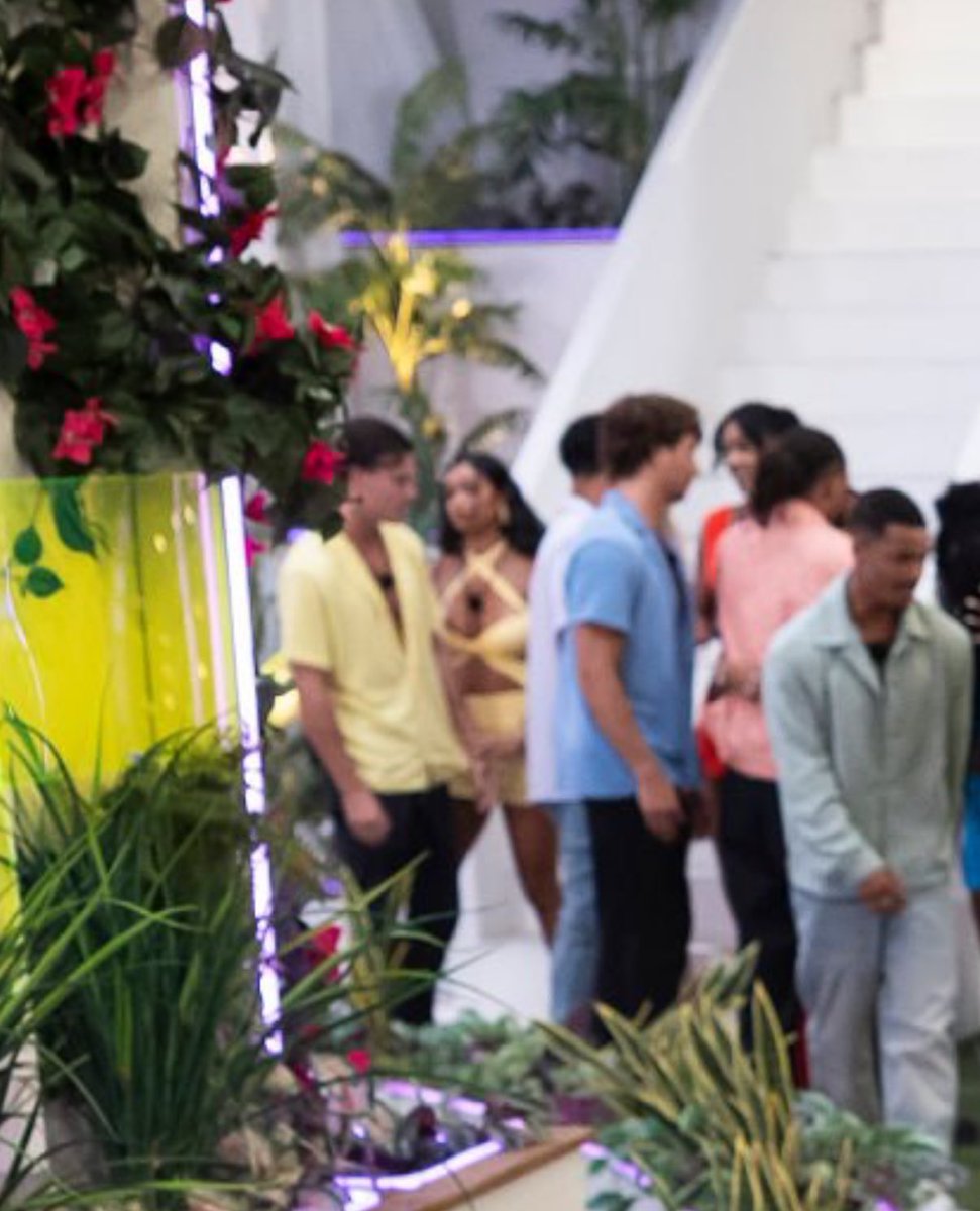 Wait they were matching and he changed??? 😭😭