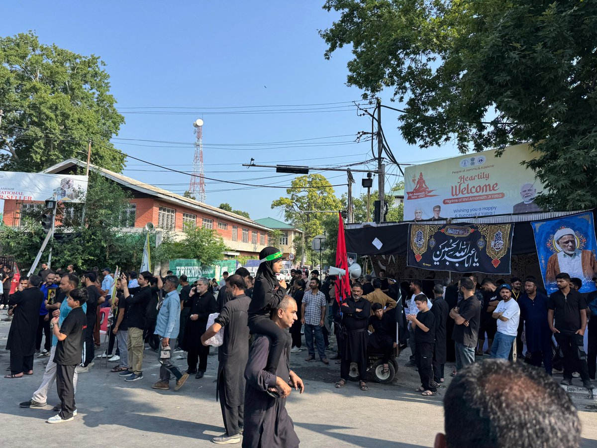 8th Muharram Procession Observed in Srinagar

As the Islamic New Year begins, parts of #Kashmir have been witnessing juloos-e-azadaari since Muharram 1. Today, the 8th Muharram was marked with solemn processions across #Srinagar. #ShadabGillani and #UmarDar captured powerful