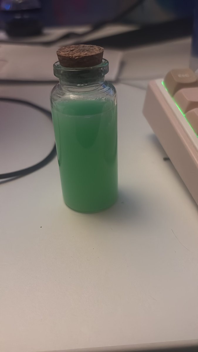 aphversion's tweet image. A cosplay I’m doing tonight I wonder who it could be 🧐