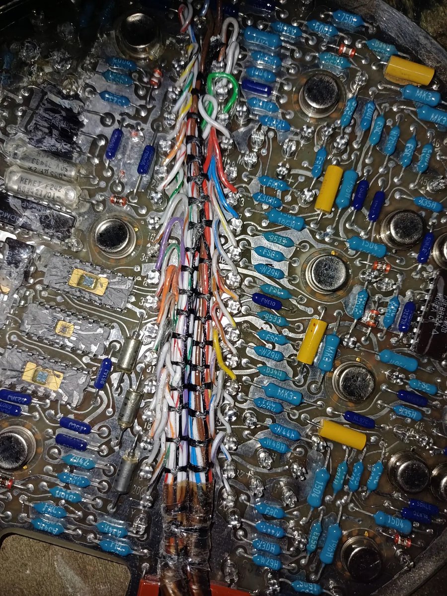 FPGAX_'s tweet image. The circuit board of the U.S. AGM-88 HARM anti-radiation missile, priced at $3.54 million per unit