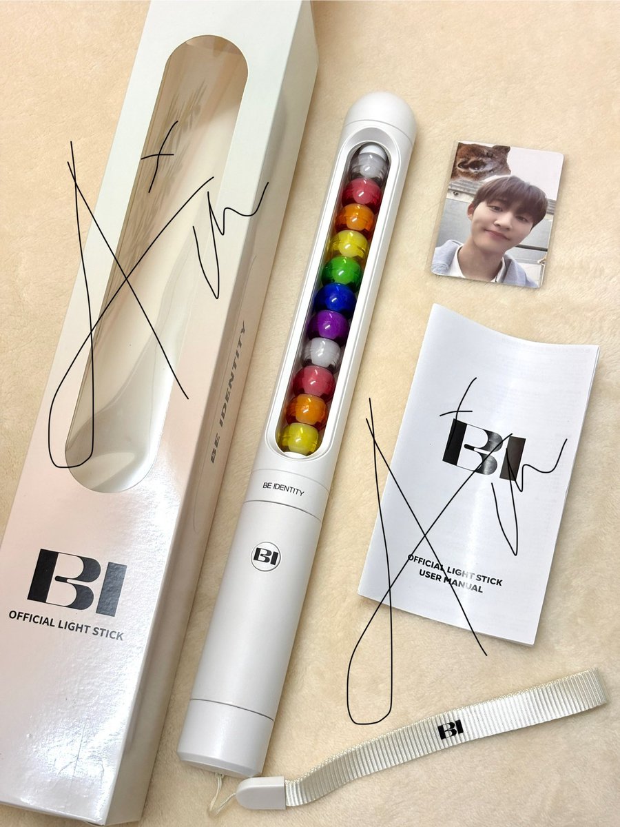 AinaAminho's tweet photo. WTS
B.I Lightstick Binbong
Used once
Ls in good condition
Can meet up after Gd concert on Saturday
Any question can dm
RM160 exc postage
Please help to rt
#pasarhanbin #pasarbi
#2025THELASTPARADEINKL #BlinKL #BlinMY
#2025THELASTPARADEINMY #HANBINinKL
#HANBINinMY https://t.co/q7x3W954dk