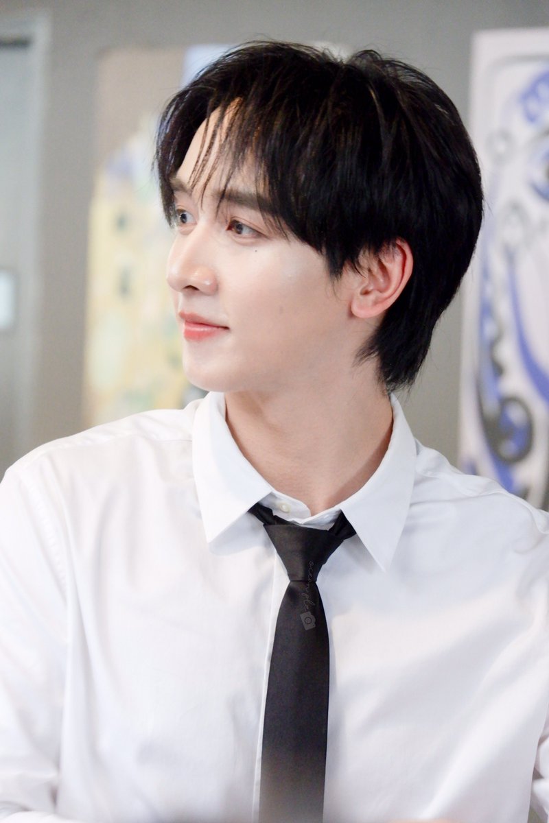 Peak_kongthap_p's tweet photo. เหมาะมาก เหมาะกับเสื้อขาว ผูกไทด์ 🤏🏻

 ✿˖°  #KONGTHAPPEAK  ✿˖°
     ✿˖° #กองทัพพีค ✿˖°
#แสนรัก https://t.co/hVVaydbIK0