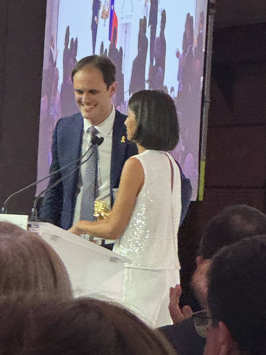 KlinkertBrigitt's tweet image. Hier soir, au dîner annuel @Le_CRIF en présence du Premier ministre @Bayrou.
Aux côtés de @Yonathan_Arfi président du CRIF, ce rendez-vous a été l’occasion d’échanger dans un moment marqué par l’inquiétude — parfois la peur — ressentie par de nombreux Français juifs.
Notre…