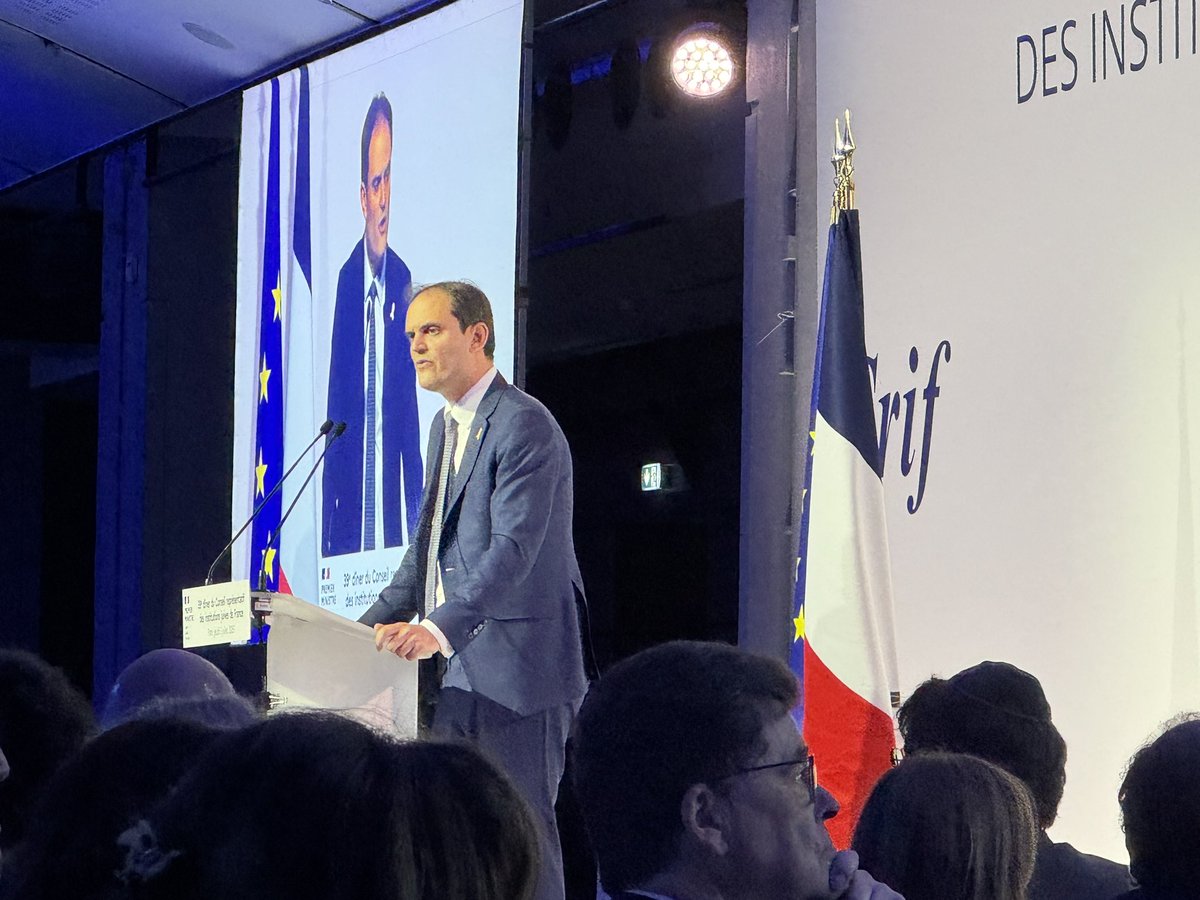 KlinkertBrigitt's tweet image. Hier soir, au dîner annuel @Le_CRIF en présence du Premier ministre @Bayrou.
Aux côtés de @Yonathan_Arfi président du CRIF, ce rendez-vous a été l’occasion d’échanger dans un moment marqué par l’inquiétude — parfois la peur — ressentie par de nombreux Français juifs.
Notre…
