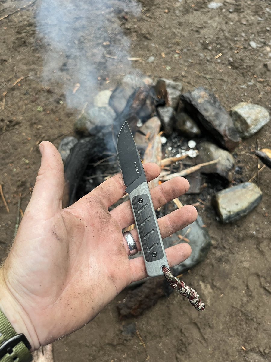 woodenwendell's tweet image. Edc fixed blades are growing on me. What is your current EDC? #edc #knives #3v #fire #backcountry
