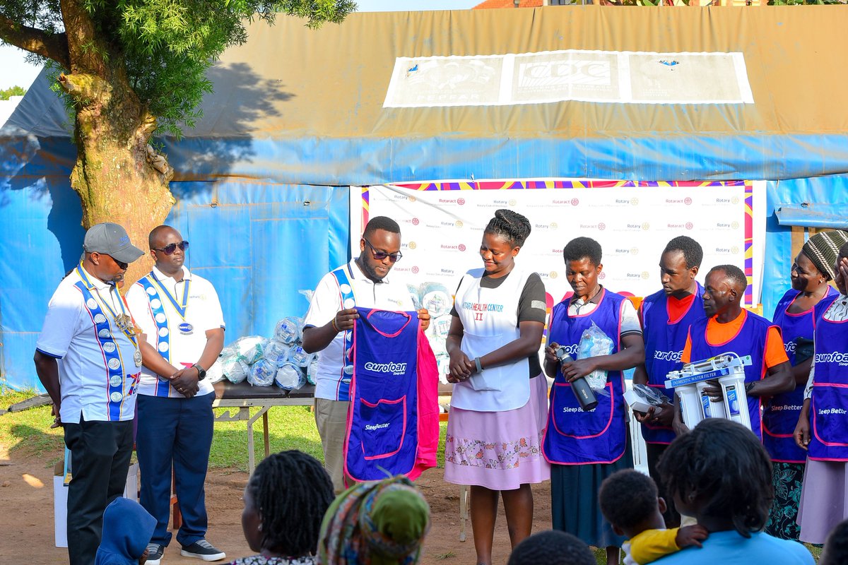 RotaractClubVU's tweet photo. Together with magnificent PartnerClubs, under Maternal&ChildHealth🤱
Organized an Antenatal Outreach, donated WaterPurifiers & MamaKits to Kitala Health CentreII Led by RCBwebajja(@RcBwebajja) & RACBwebajja(@RAC_Bwebajja)
#WeAreRACVU
#SevenDaysOfService
#TogetherOneActAtATime https://t.co/LuogjYrRxU