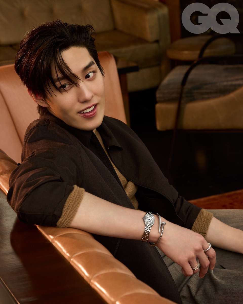 นิตยสารฉบับพิเศษ #GQWatches เดือนกรกฏาคม ประจำปี 2025 นี้ พบกับ #ต่อธนภพ ลีรัตนขจร นักแสดงหนุ่มที่หลงใหลในนาฬิกา วางแผงเร็วๆ นี้ ทุกแผงนิตยสารชั้นนำทั่วประเทศ
.
ต่อ-ธนภพ สวมนาฬิกาและเครื่องประดับจาก <a href="/Cartier/">Cartier</a> 
 
#GQWatchesxTorThanapobxCartier
#CartierThailand #SantosdeCartier
#GQ